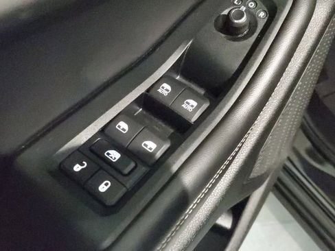 Used 2025 Jeep Grand Cherokee Altitude image 20