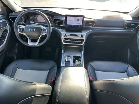 Used 2022 Ford Explorer XLT w/ Equipment Group 202A image 18