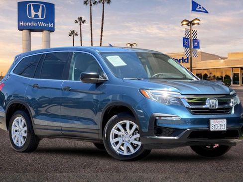 Certified 2019 Honda Pilot LX image 2