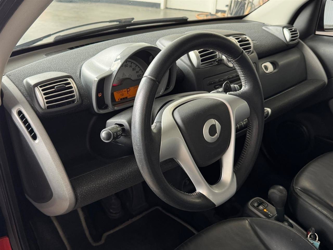 Used 2008 smart fortwo passion RWD image 22