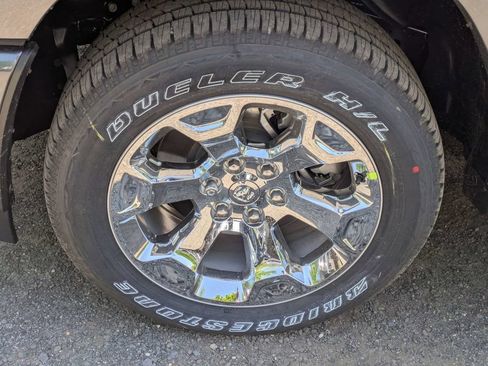 New 2026 RAM 1500 Big Horn AWD/4WD image 9
