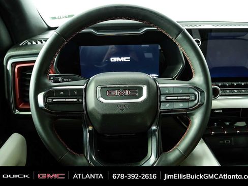 Used 2024 GMC Canyon AT4X AWD/4WD image 10