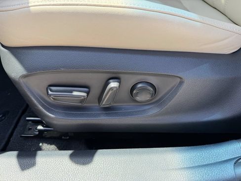 Used 2021 Toyota Avalon XLE FWD image 13
