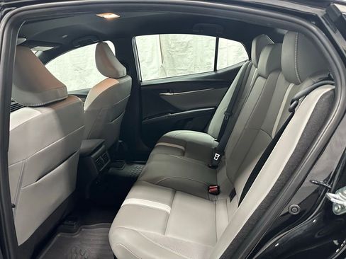 Used 2025 Toyota Camry SE w/ Convenience Package FWD image 44
