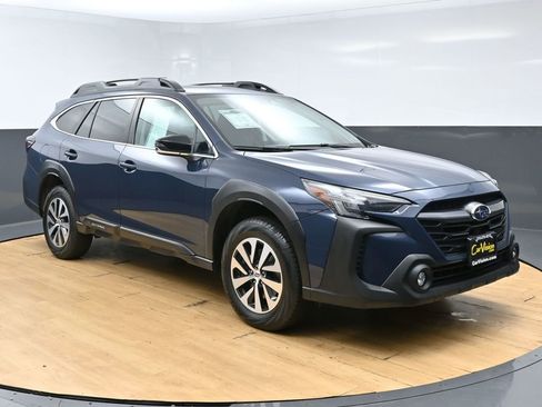Used 2023 Subaru Outback Premium AWD/4WD image 3