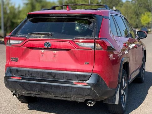 Used 2024 Toyota RAV4 SE w/ Weather & Moonroof Package AWD/4WD image 5