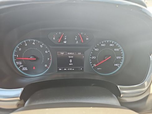 Used 2023 Chevrolet Traverse LS FWD image 25