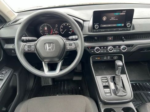Used 2024 Honda CR-V EX image 11
