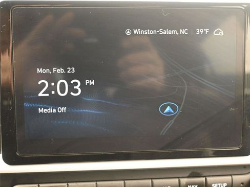 Used 2024 Hyundai Venue Limited image 12