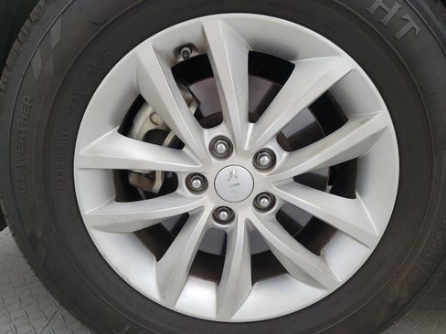 Used 2017 Kia Sorento FWD image 31