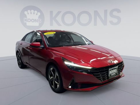 Used 2023 Hyundai Elantra Limited w/ Cargo Package image 2