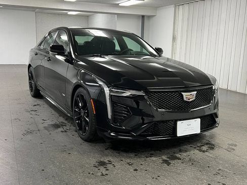 Certified 2025 Cadillac CT4 V image 7