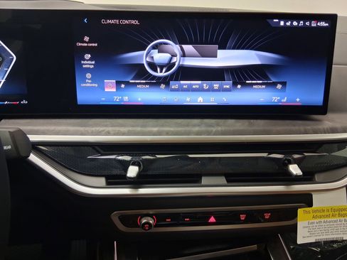 New 2026 BMW X7 xDrive40i w/ Climate Comfort Package image 25