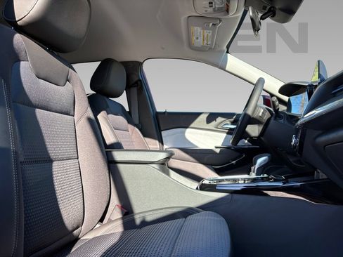 New 2026 Chevrolet Trax LT w/ Driver Confidence Package FWD image 9