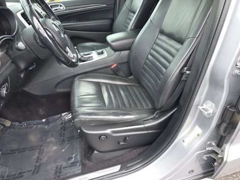 Used 2018 Jeep Grand Cherokee Limited AWD/4WD image 13