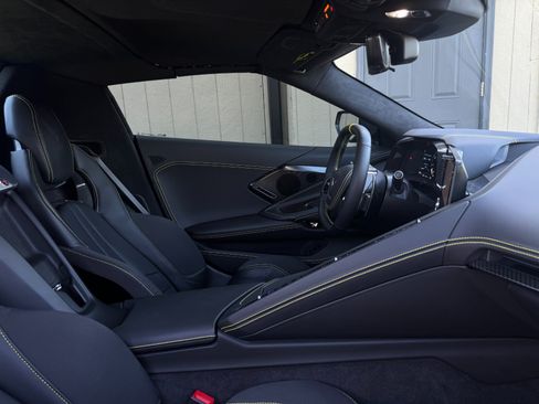 Used 2023 Chevrolet Corvette Stingray Premium Conv RWD image 46