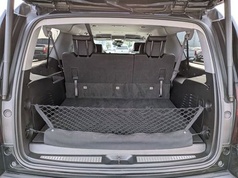 Used 2020 Chevrolet Suburban LT image 36