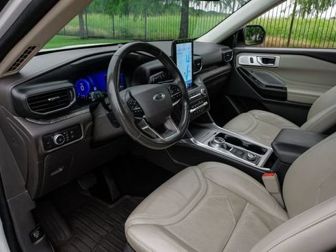 Used 2020 Ford Explorer Platinum w/ Premium Technology Package AWD/4WD image 5