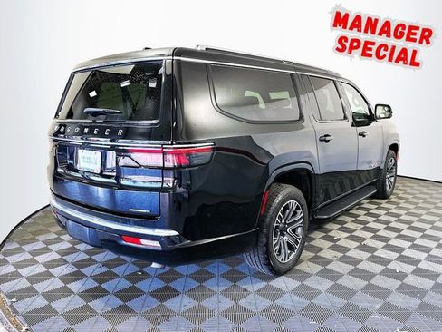 Used 2024 Jeep Wagoneer L Series II w/ Flexible Seating Group RWD image 8