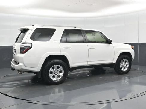 Used 2018 Toyota 4Runner SR5 Premium AWD/4WD image 3