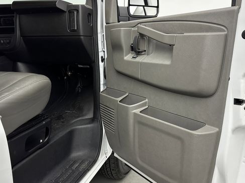 Used 2023 Chevrolet Express 3500 LS image 30