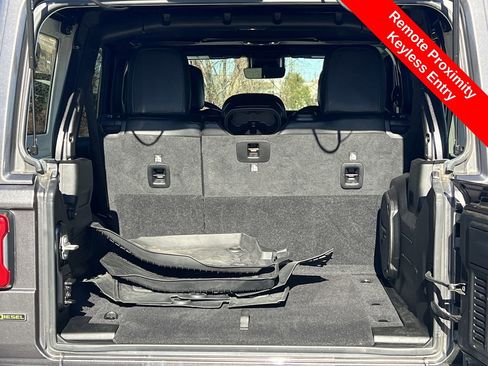 Used 2021 Jeep Wrangler Unlimited Sahara image 27