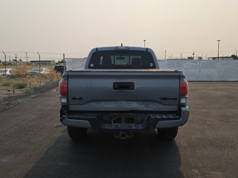 Used 2017 Toyota Tacoma TRD Pro AWD/4WD image 7