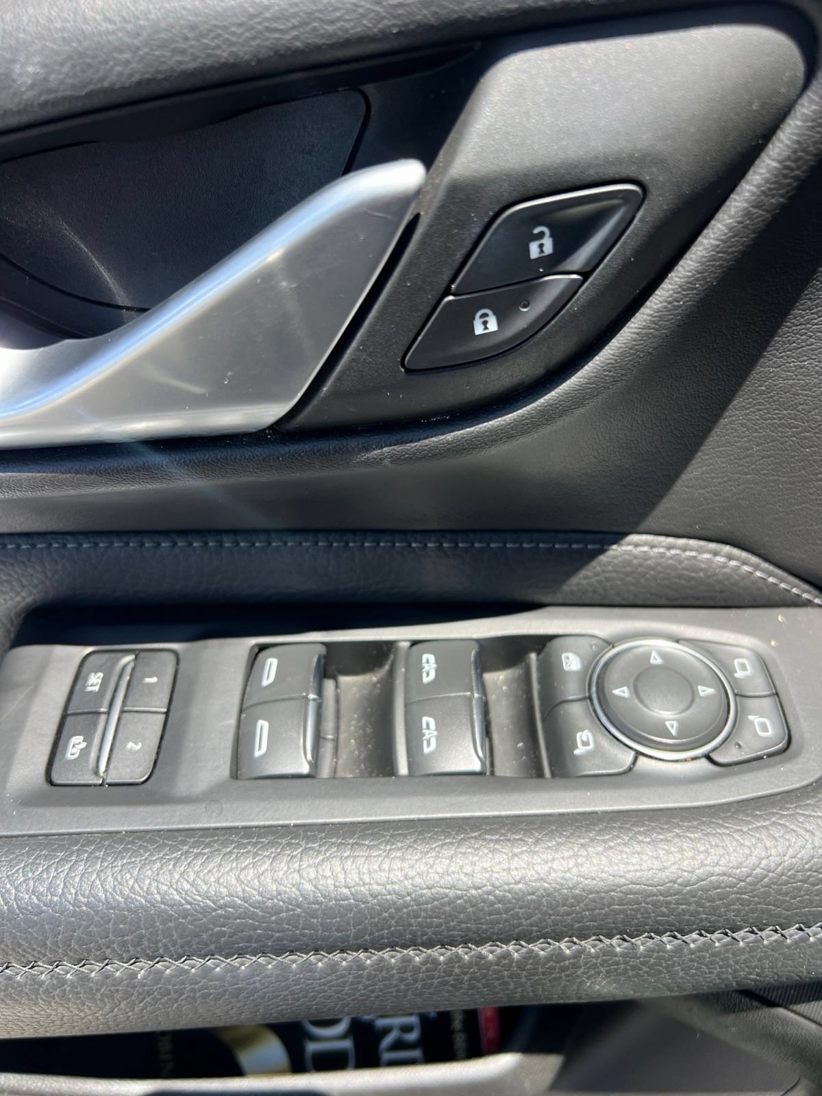 Used 2022 GMC Yukon Denali AWD/4WD image 7