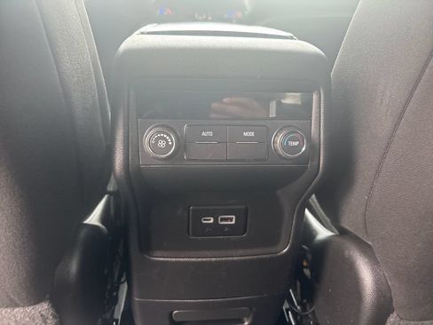 Used 2020 GMC Acadia SLE FWD image 30