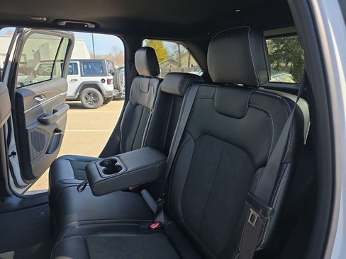 New 2026 Jeep Grand Cherokee Altitude AWD/4WD image 14