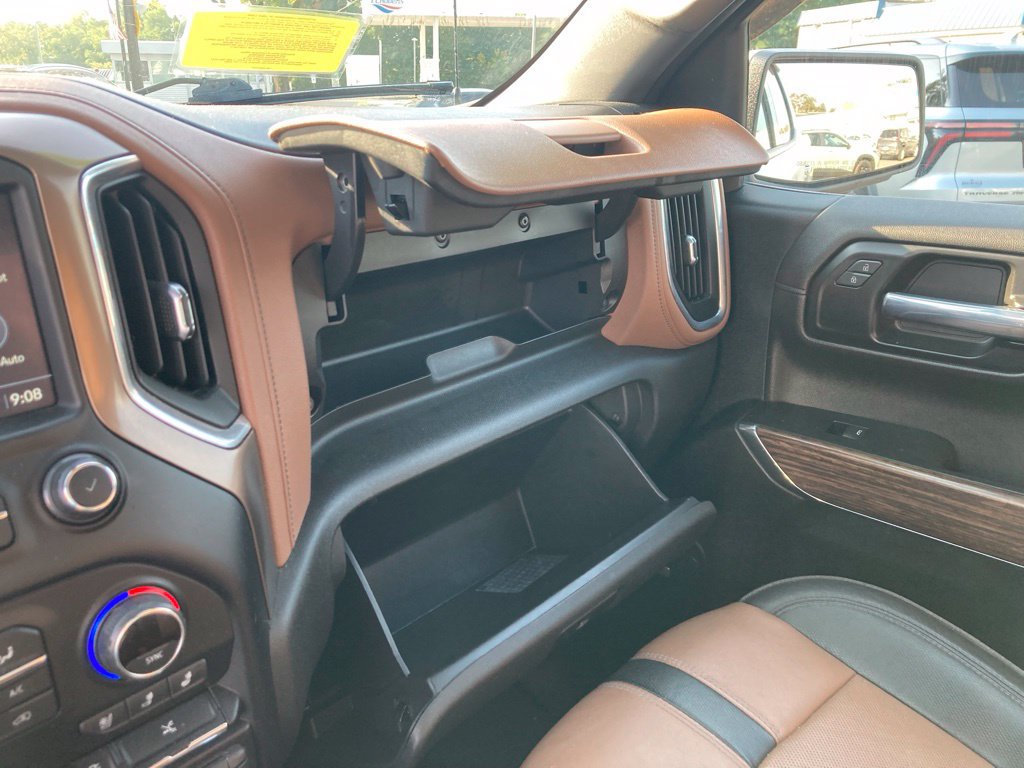 Used 2021 Chevrolet Silverado 1500 High Country w/ Technology Package AWD/4WD image 16