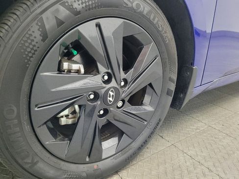 Used 2023 Hyundai Elantra SEL image 31