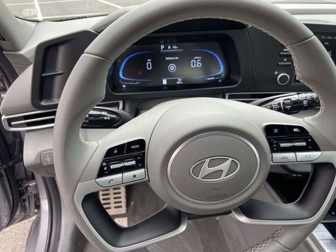 Used 2025 Hyundai Elantra Sport image 19