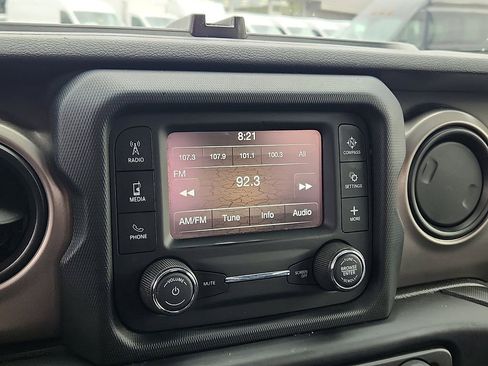 Used 2020 Jeep Wrangler Sport image 10