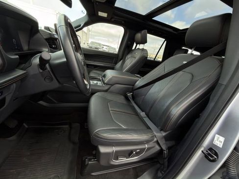 Used 2023 Ford Expedition Platinum image 25