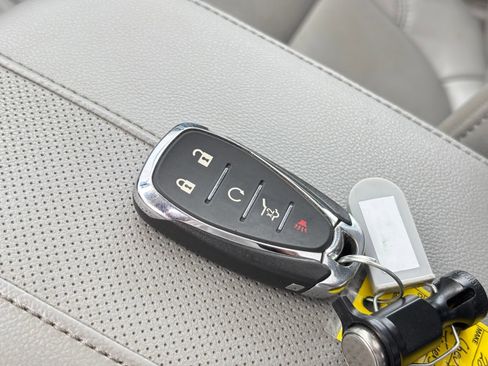 Used 2018 Chevrolet Traverse Premier w/ Driver Confidence II Package FWD image 27