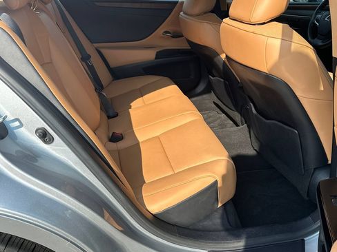 Used 2024 Lexus ES 350 w/ Premium Package FWD image 15