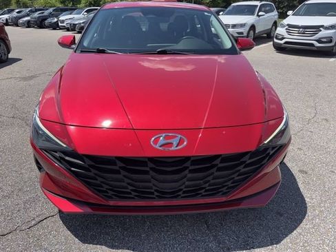 Certified 2021 Hyundai Elantra SEL FWD image 2