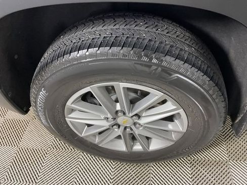 Used 2022 Chevrolet Traverse LT image 10