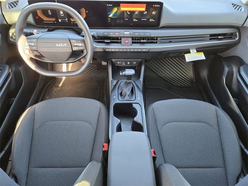 New 2026 Kia K4 LXS image 18