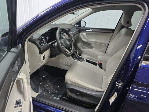 Used 2022 Volkswagen Tiguan SE AWD/4WD image 28