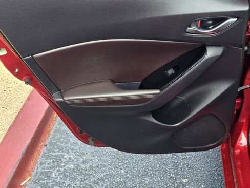 Used 2018 MAZDA MAZDA3 Touring image 29