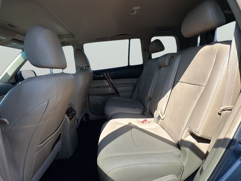 Used 2011 Toyota Highlander Limited w/ Tow Pkg AWD/4WD image 33