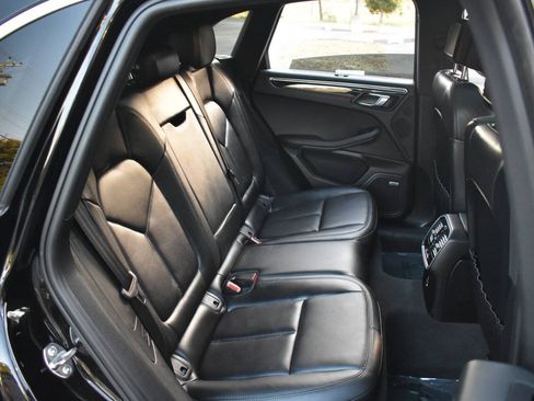Used 2021 Porsche Macan AWD/4WD image 64