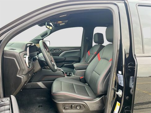 Used 2024 Chevrolet Colorado Z71 w/ Z71 Convenience Package 2 image 21