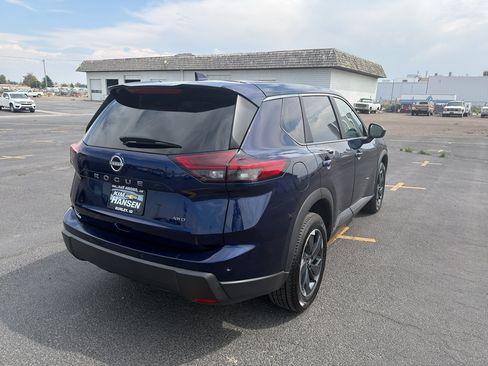 Used 2025 Nissan Rogue SV AWD/4WD image 5