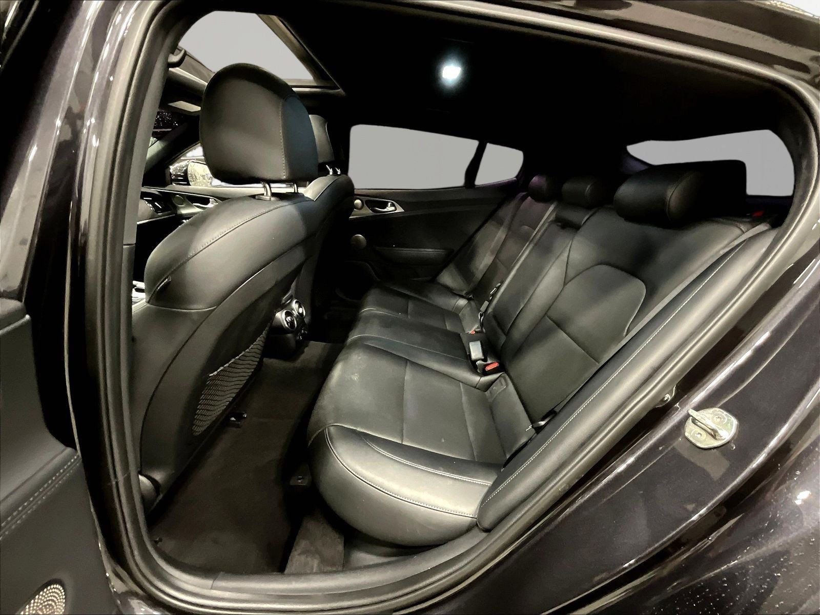 Used 2018 Kia Stinger GT1 AWD/4WD image 22