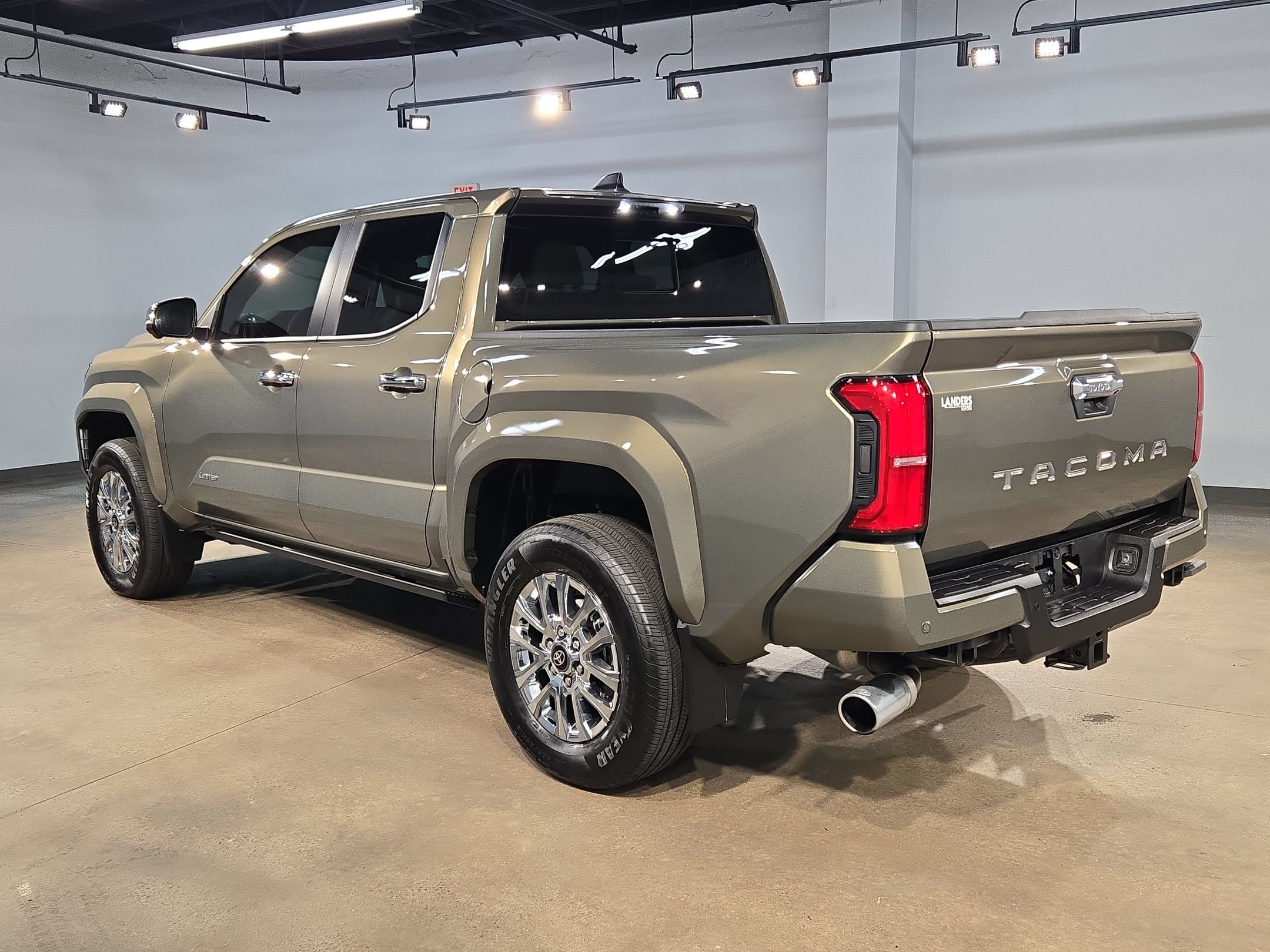 Certified 2026 Toyota Tacoma Limited AWD/4WD image 5