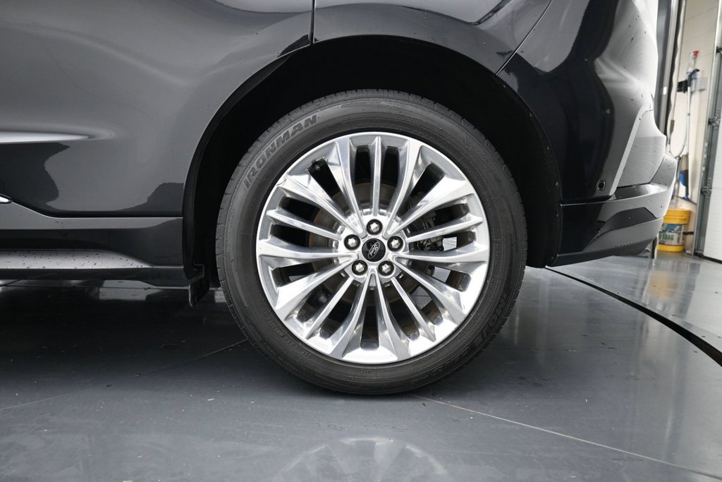 Used 2020 Ford Edge Titanium w/ Equipment Group 301A FWD image 15