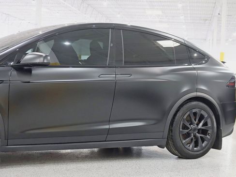 Used 2023 Tesla Model X image 3